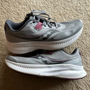 Saucony Guide 15 Womens Size 7.5 Running Shoes Gray